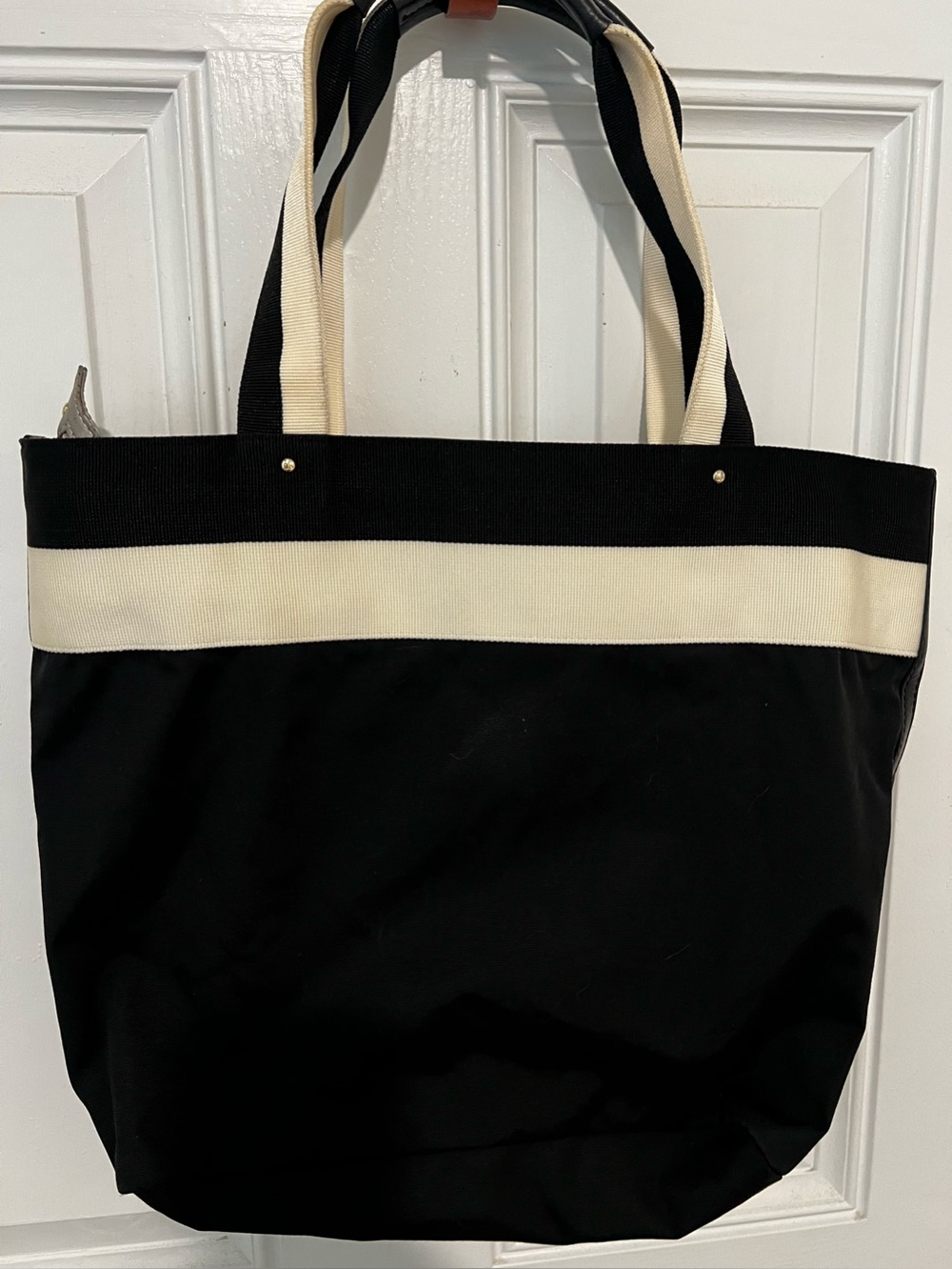 Kate Spade Barrow Street Bow Tote Bag Purse Zipper Top Black Cream - Picture 15 of 16
